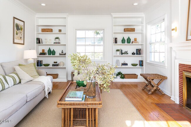 Building Photo - 2065 San Marino Ave