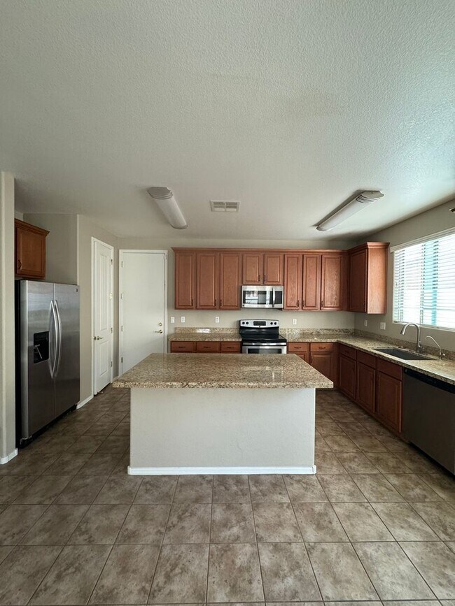 Building Photo - 4 bedroom in Sun Groves in Chandler