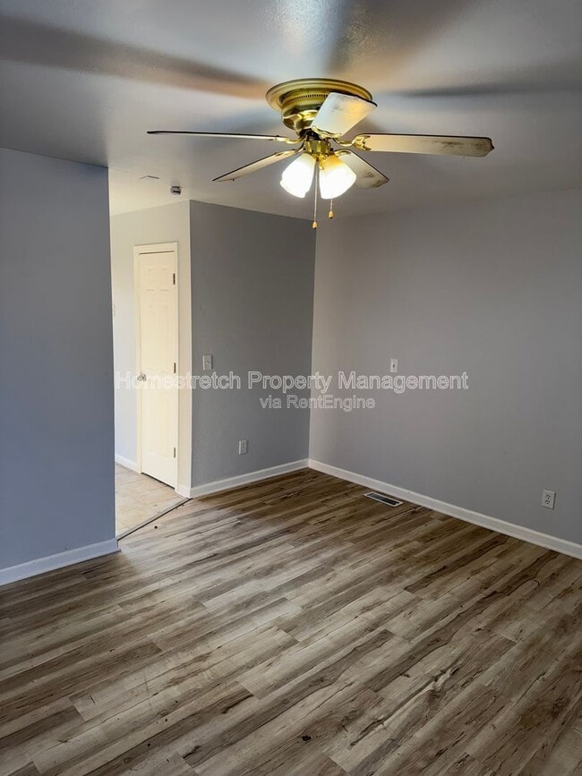 Building Photo - 850 St Bartholomew Dr