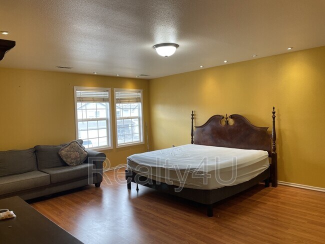 Building Photo - 2867 Willow Patch Rd