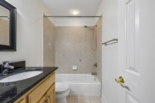 Building Photo - 219 Fairmont Ct