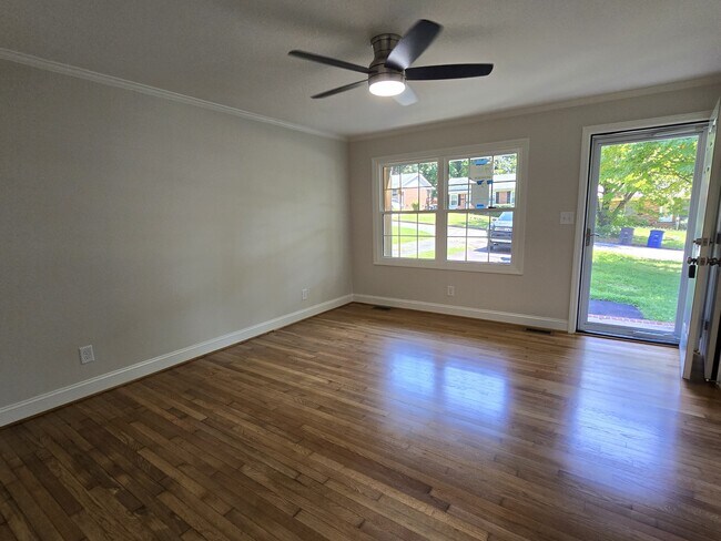 Building Photo - 1274 Tredwell Dr