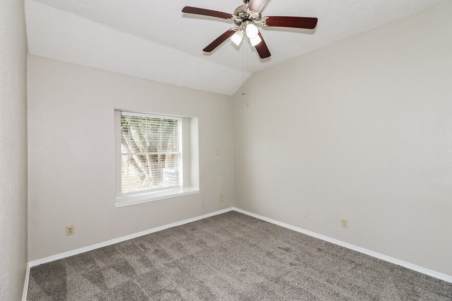 Building Photo - 6042 Beaconridge Dr
