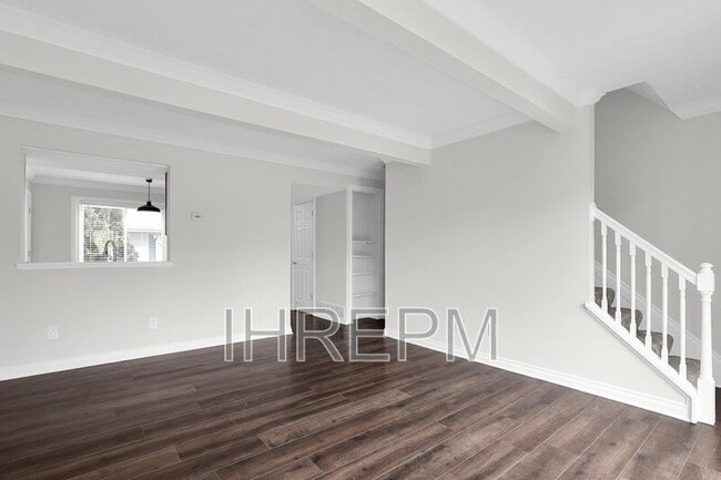 Building Photo - 7085 Muirfield Dr