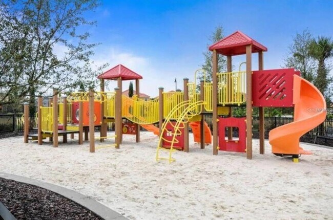 Building Photo - 4675 Terrasonesta Dr