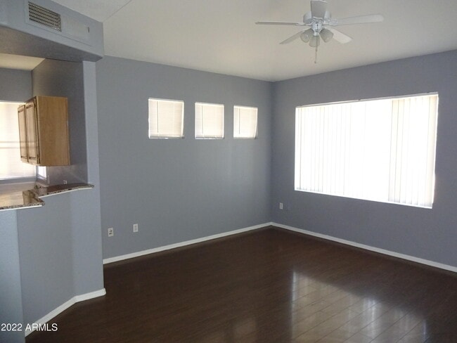 Building Photo - 2929 W Yorkshire Dr