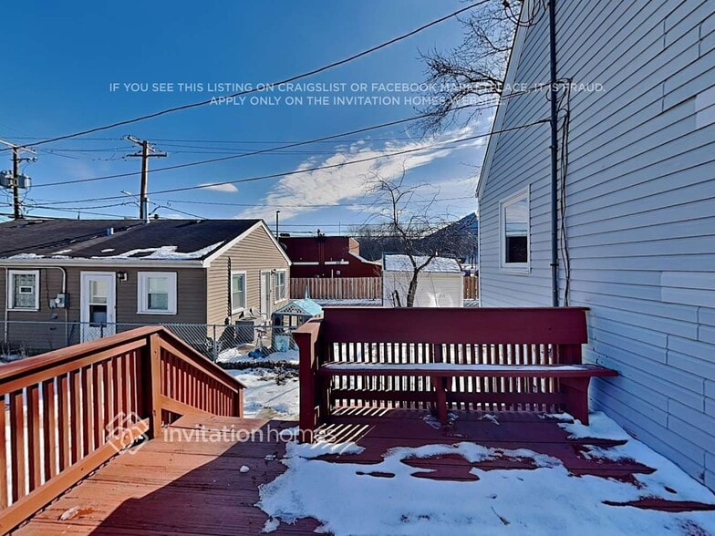 Building Photo - 4419 N Nagle Ave