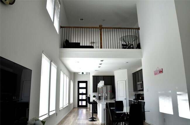 Building Photo - 9639 Lily Vis Ln