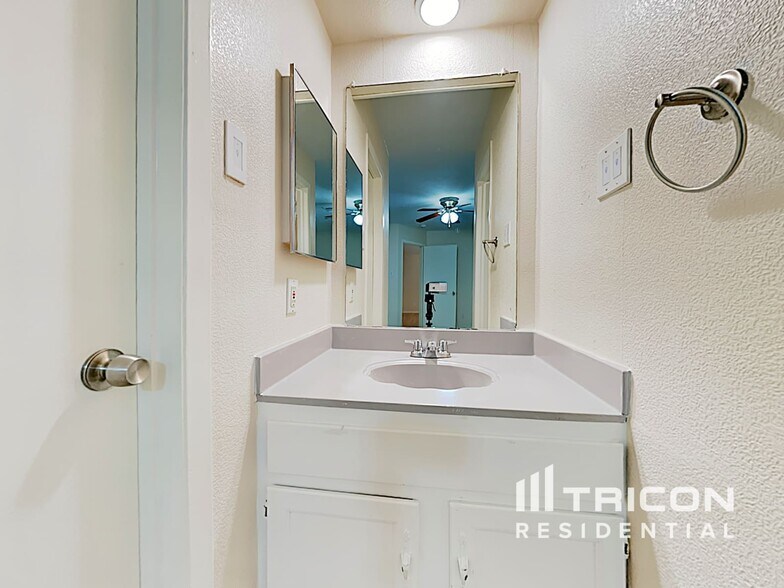 Building Photo - 5907 Misty Meadow St