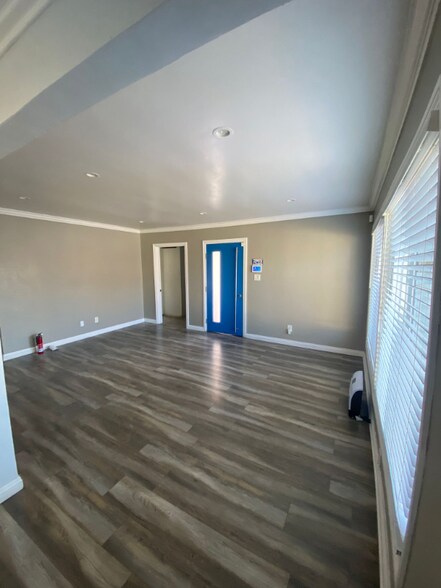 Building Photo - 8128 Puritan St