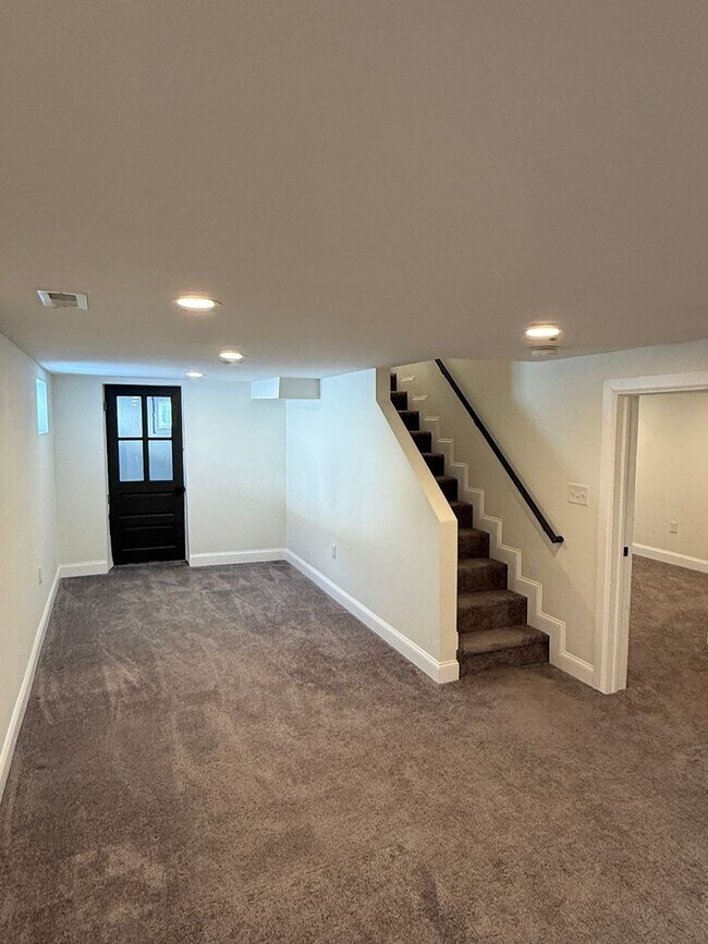 Building Photo - Beautiful 3 Bedroom Single-Family Home in Essex, MD