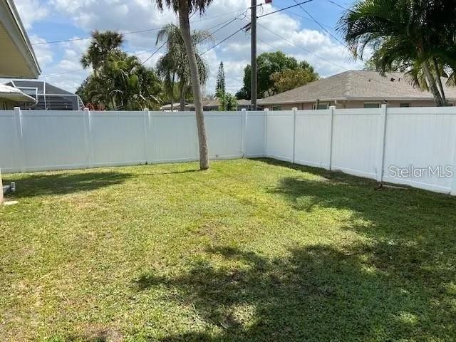 Building Photo - 3654 Pin Oaks St