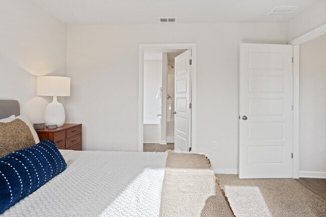 Building Photo - 1949 Tree Swallow Dr