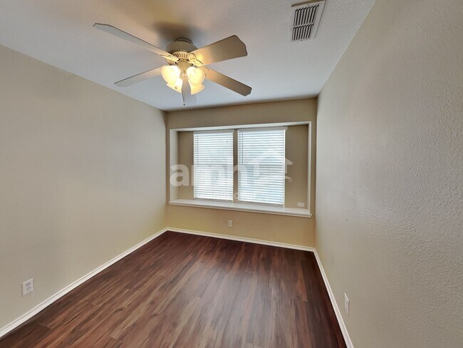 Building Photo - 9446 Swans Crossing