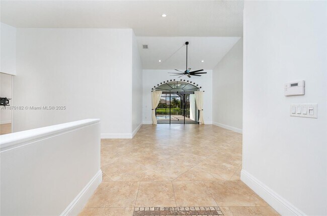 Building Photo - 721 NW 193rd Ave