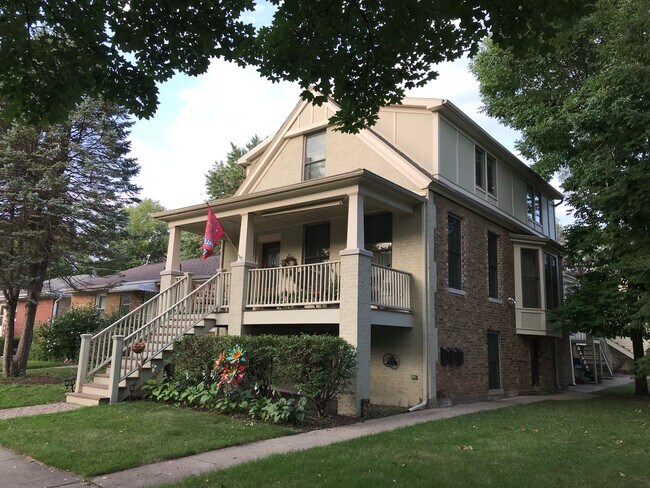 Building Photo - 541 Wesley Ave