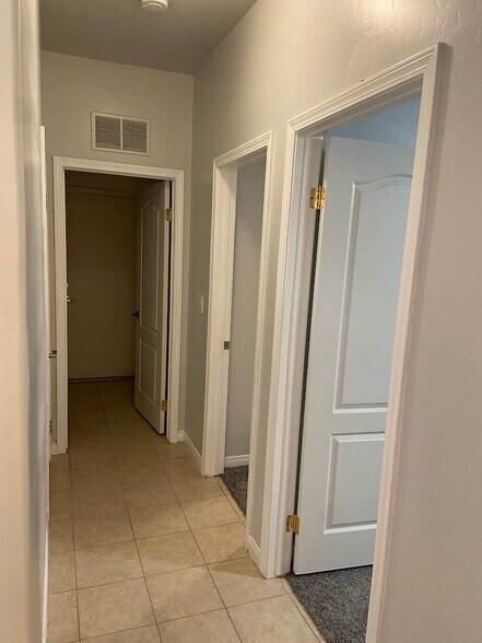 Building Photo - 11100 Vista De Cally Dr