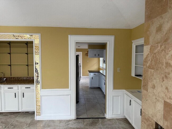 Building Photo - 15111 Paso Real Dr