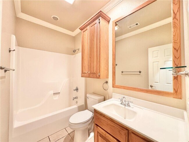 Building Photo - 2914 S College Dr