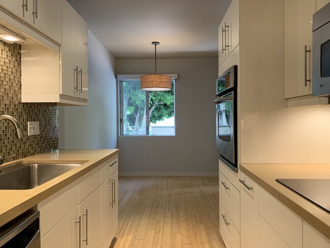 Kitchen towards Dining Room - 1250 N Kings Rd