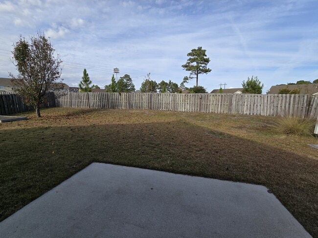 Building Photo - 333 Rose Bud Ln