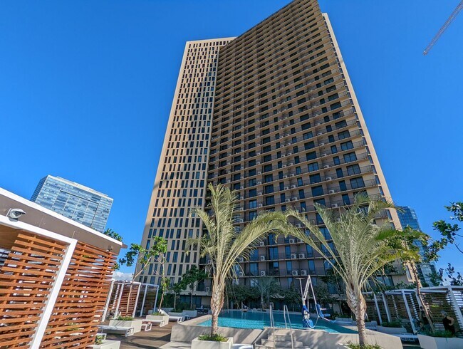 Building Photo - Fully Furnished Ocean View luxurious Studio with 1-Parking and storage at 'A'ali'i