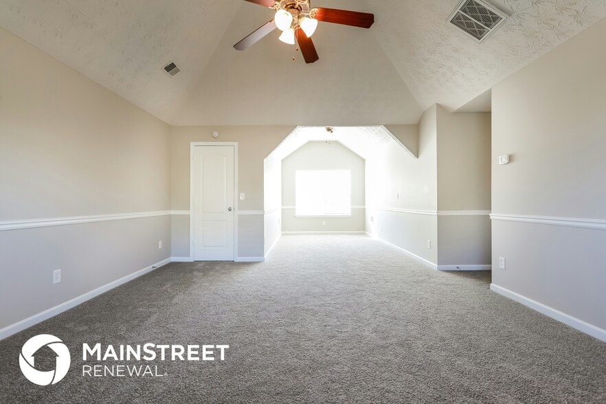 Building Photo - 210 Heaton Pl Trail