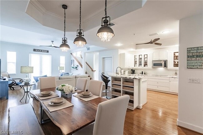 Building Photo - 572 11th Ave S