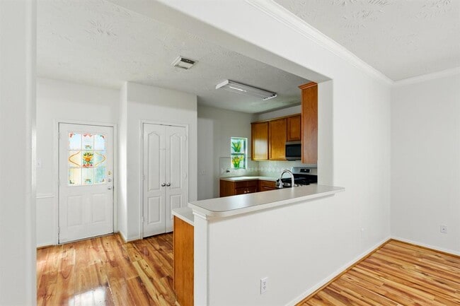 Building Photo - 5930 Hollister Cole