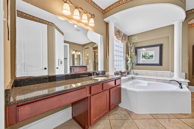 Building Photo - 9735 Lansing Meadows Dr