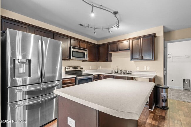 Building Photo - 121 Grist Mill Dr