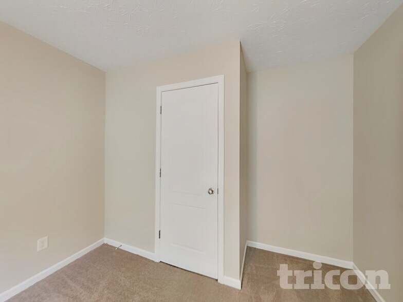 Building Photo - 6469 Snowden Dr