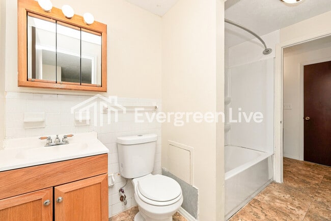 Building Photo - 7215 Sancroft Dr