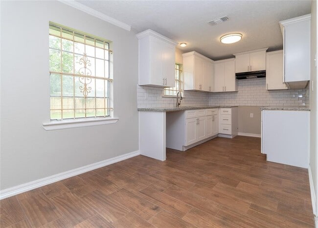 Building Photo - 8418 Rinn St