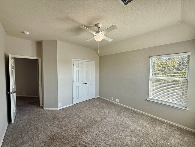 Building Photo - 5 bedroom, 3 bathroom home off TPC Parkway!