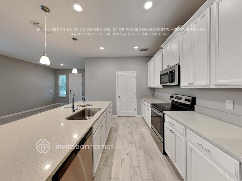 Building Photo - 1931 Stillwood Wy