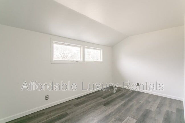 Building Photo - 2868 Brighton Henrietta Town Line Rd