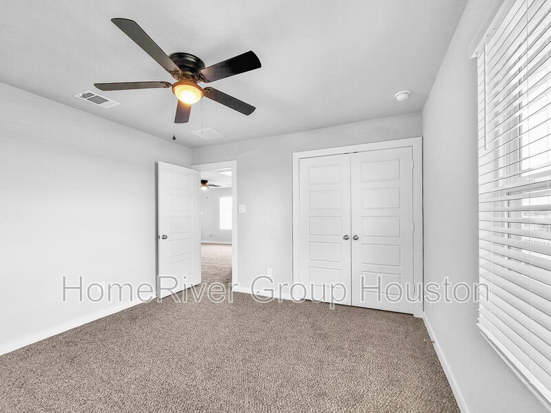 Building Photo - 18815 Chisholm Mdws Dr