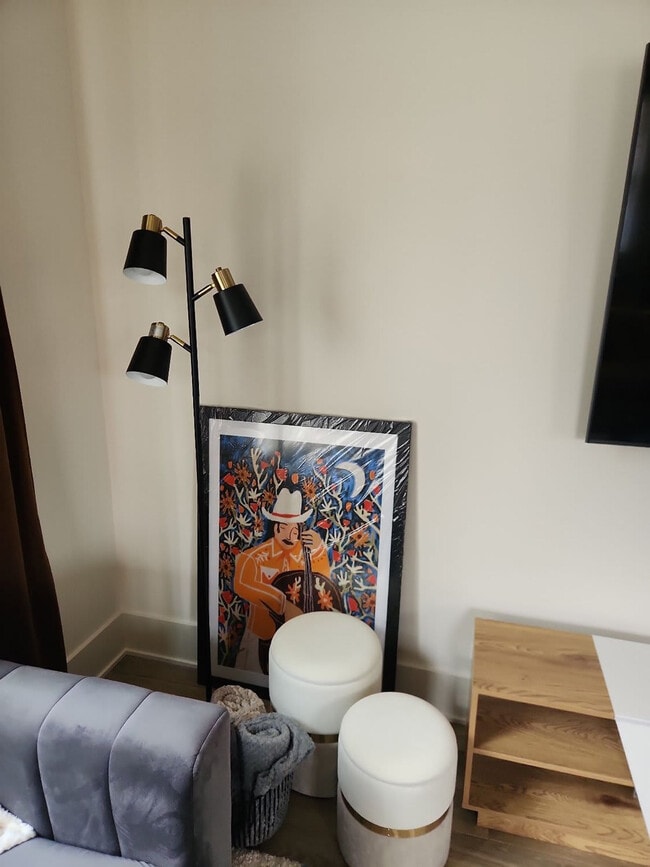 Building Photo - 1315 16th Ave S