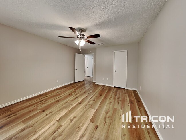 Building Photo - 6414 Willow Springs Dr