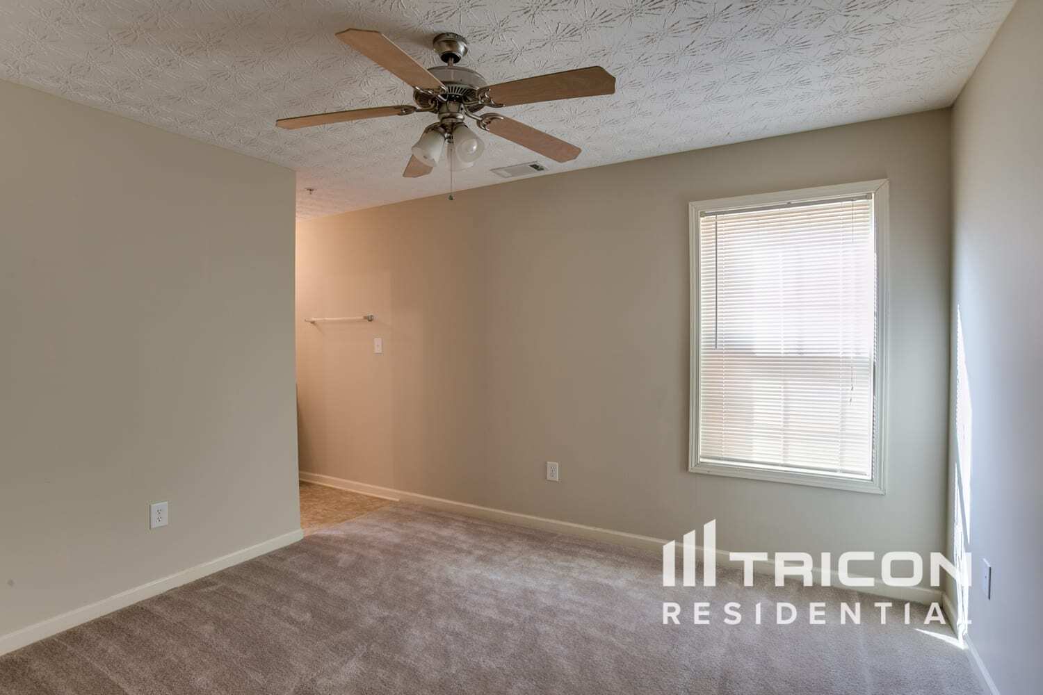 Building Photo - 1043 Wedgewood Ct NE