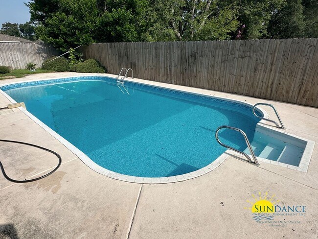 Building Photo - Stunning 4 Bedroom Overbrook Home with a Sparking Pool!