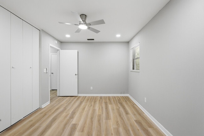 Building Photo - 8043 Joffre Dr