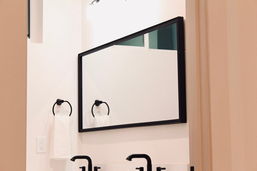 Building Photo - 12204 Hairston Cir