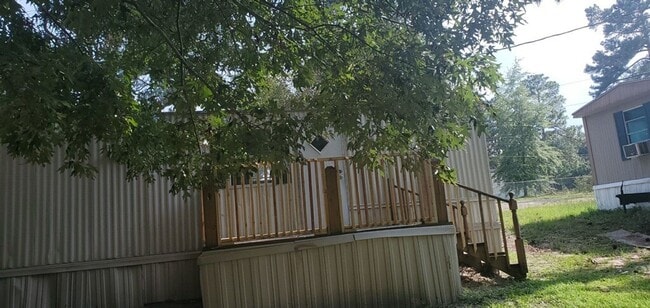 Building Photo - APPROVED SECTION 8 VOUCHERS ONLY!  - 2 Bed...