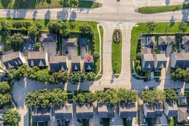 Building Photo - 9631 Coyote Creek Dr
