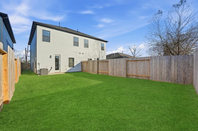 Building Photo - 7908 Brandon St