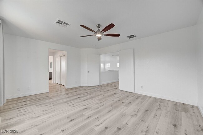 Building Photo - 9893 Canyon Peak Dr