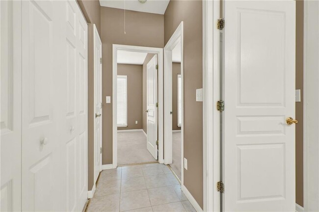 Building Photo - 916 Santa Anita Dr