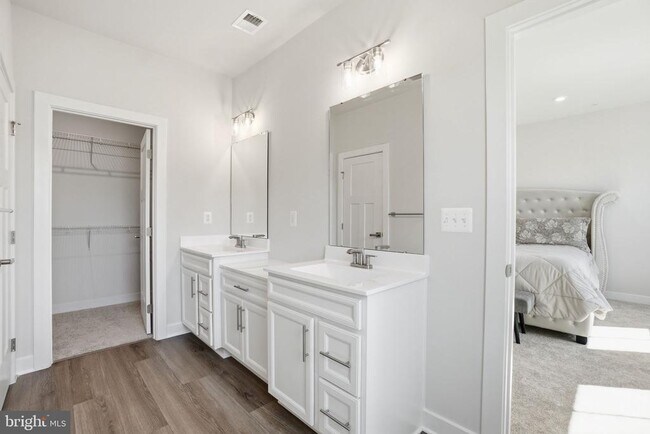 Building Photo - 42548 Invergordon Ter